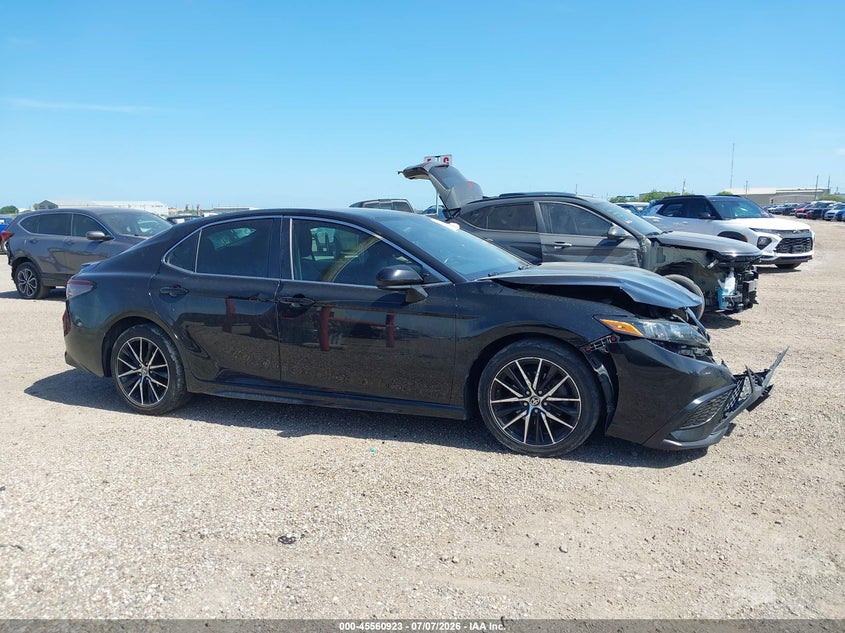 TOYOTA CAMRY - zdjęcie 13