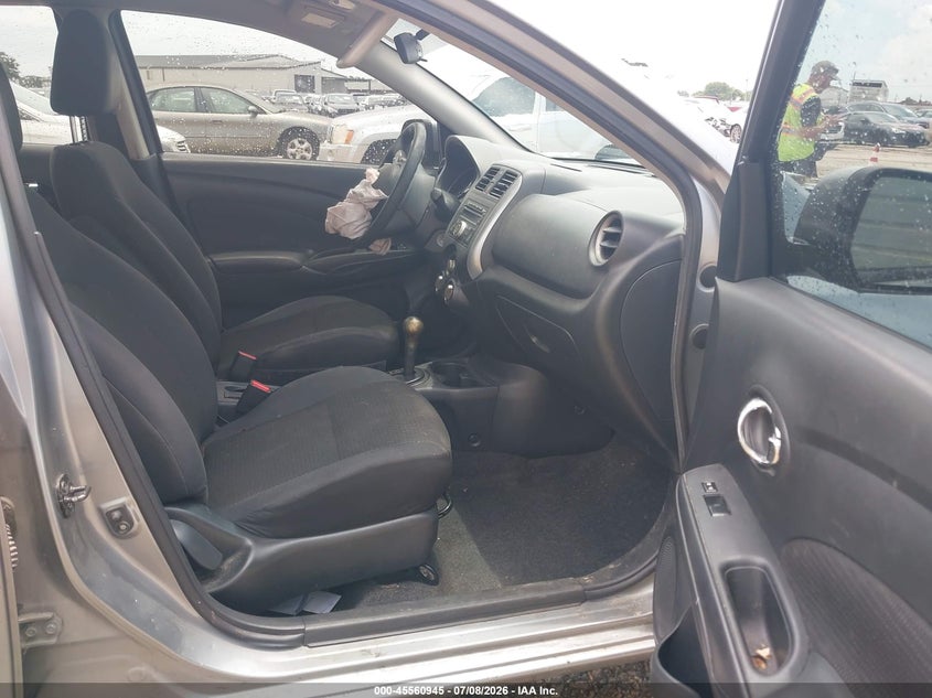 2013 NISSAN VERSA auction photo 5