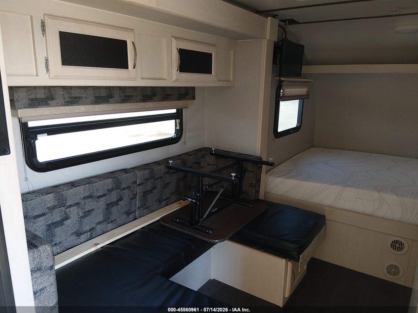 2018 WINNEBAGO OTHER auction photo 7