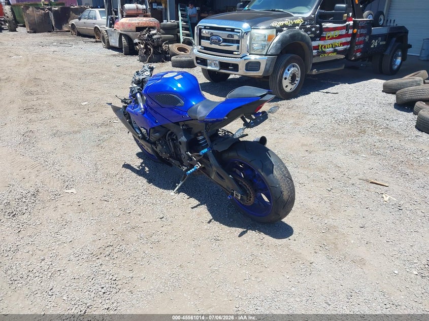 2023 YAMAHA YZFR1 auction photo 3