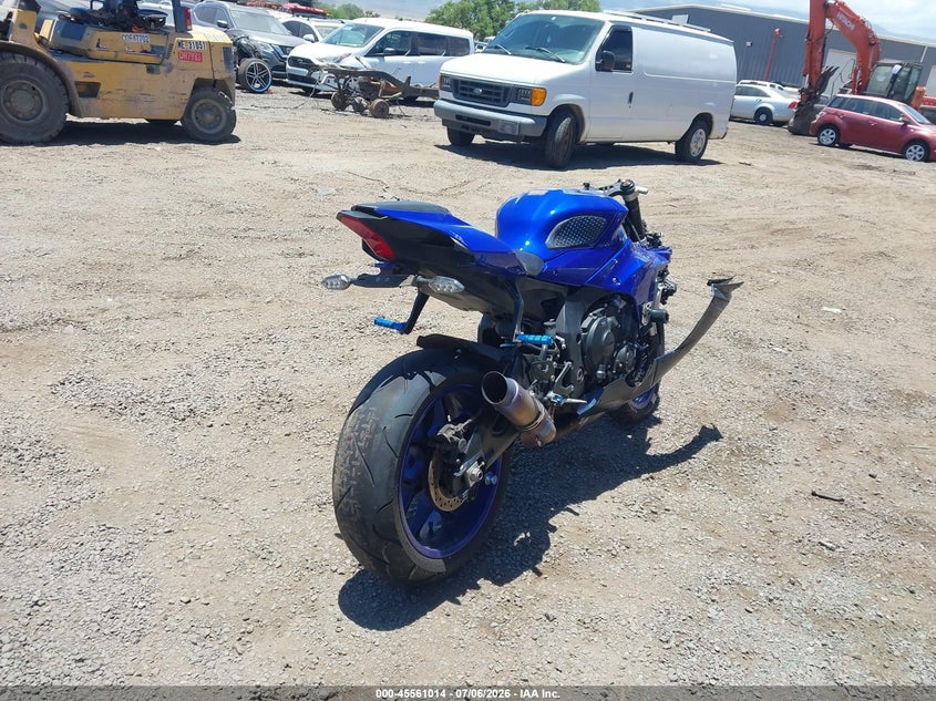 2023 YAMAHA YZFR1 auction photo 4