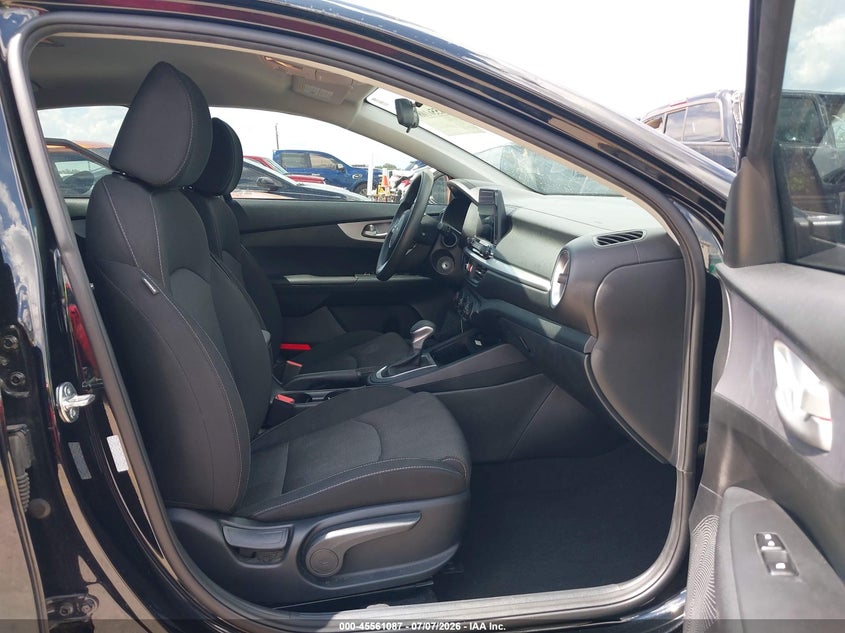 2024 KIA FORTE auction photo 5
