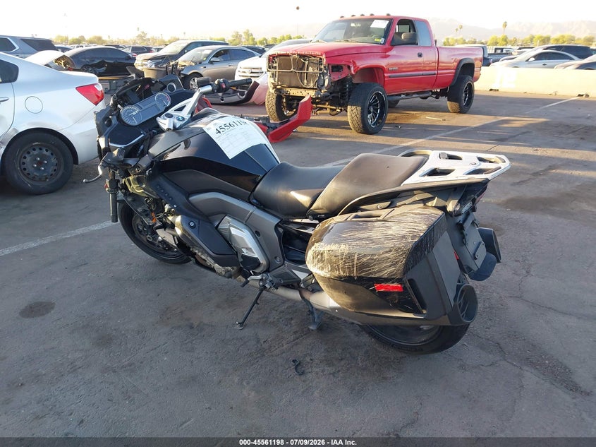 2017 BMW K1600 auction photo 3
