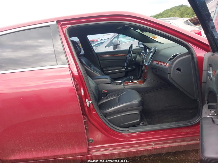 2014 CHRYSLER 300 auction photo 5
