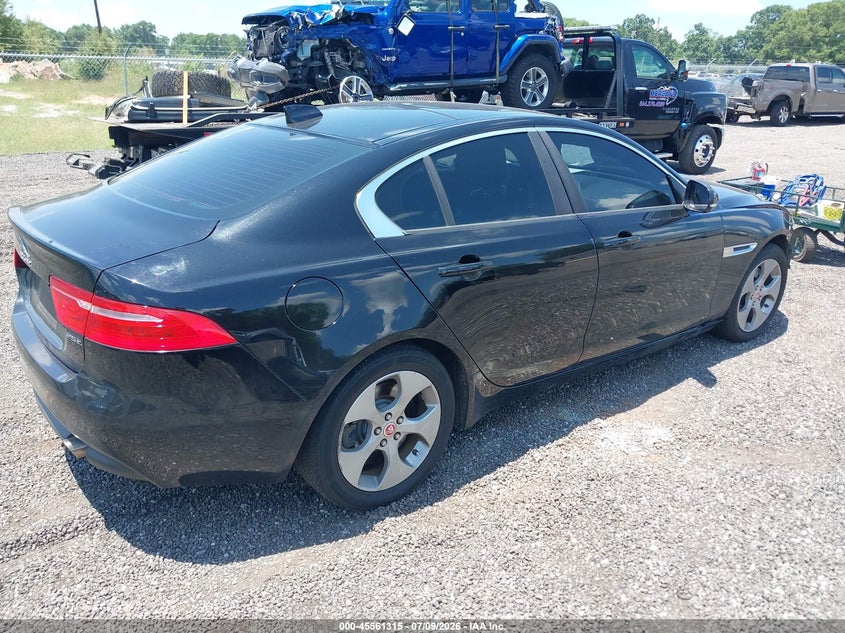 Vin: sajar4fx1jcp39174, lot: 46059644, jaguar xe 25t 20184