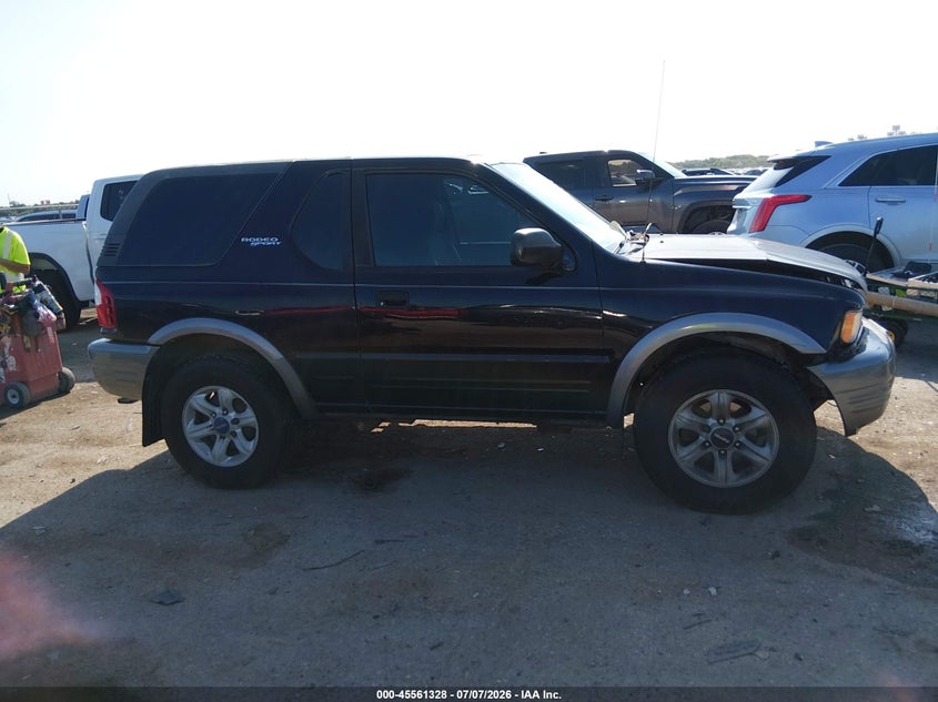2002 Isuzu Rodeo Sport S 3.2L V6 Hard Top/S 3.2L V6 Soft Top VIN: 4S2CK57W024330641 Lot: 45561328
