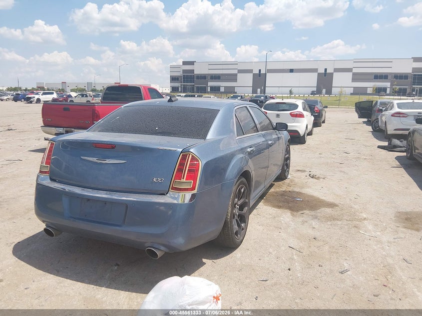 2011 CHRYSLER 300C auction photo 4