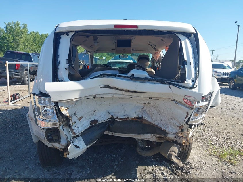 2014 CHRYSLER TOWN & COUNTRY auction photo 6