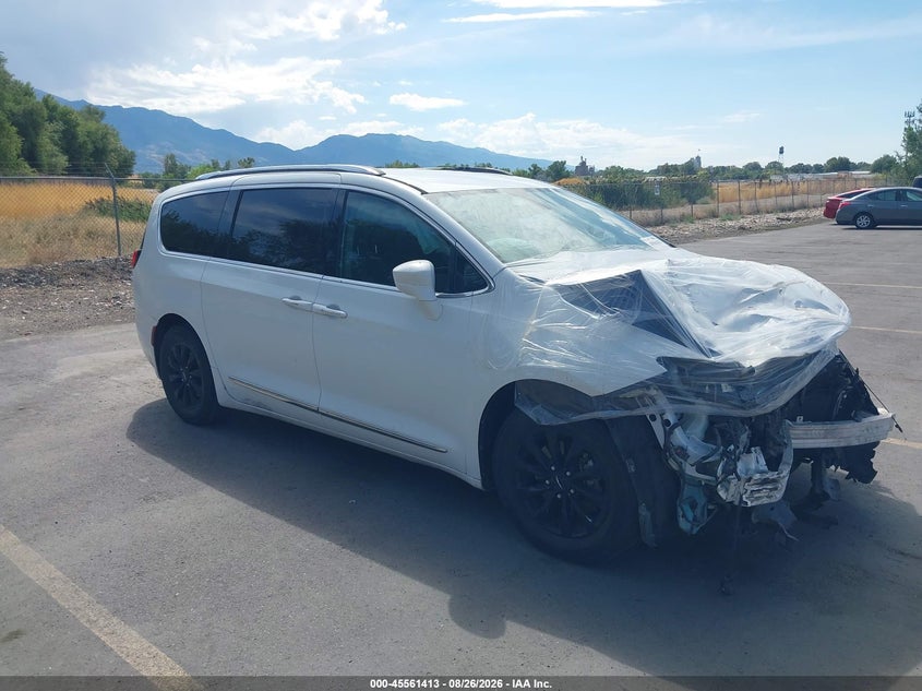 2018 CHRYSLER PACIFICA auction photo 1