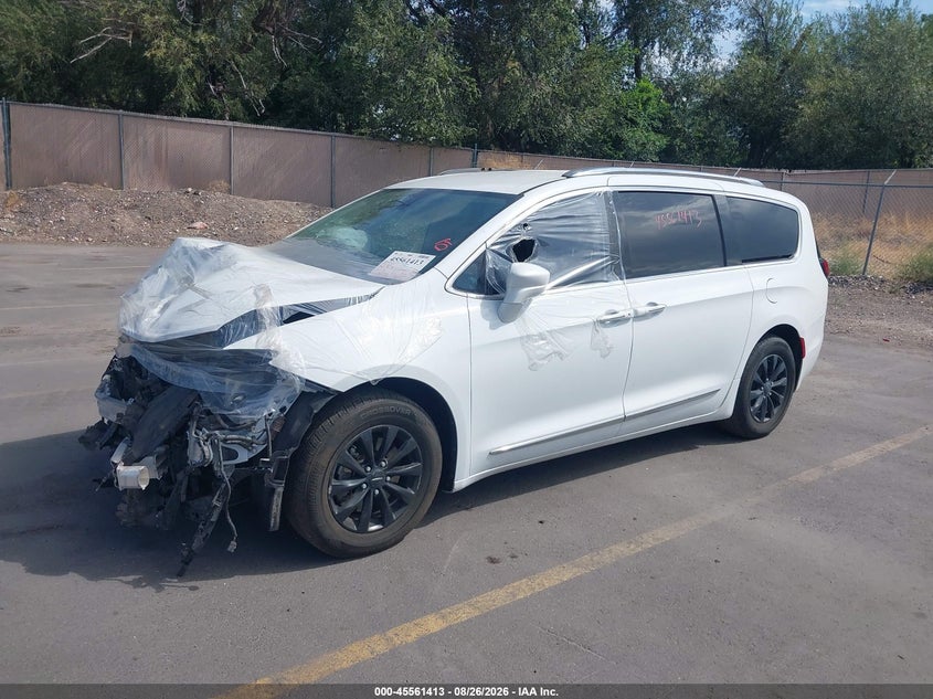 2018 CHRYSLER PACIFICA auction photo 2