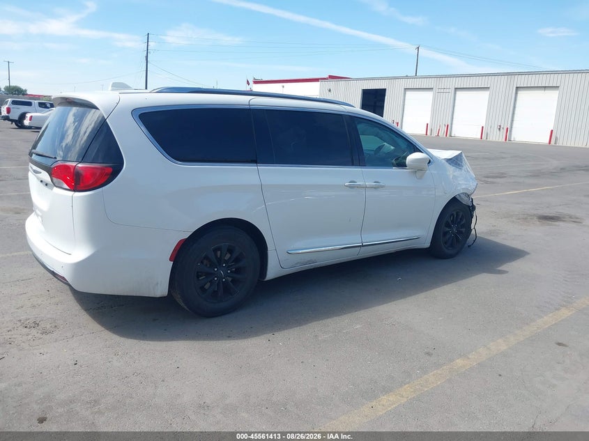 2018 CHRYSLER PACIFICA auction photo 4