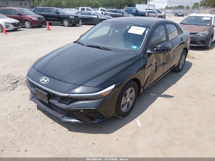 2025 HYUNDAI ELANTRA auction photo 2