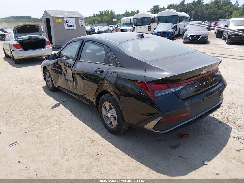2025 HYUNDAI ELANTRA auction photo 3