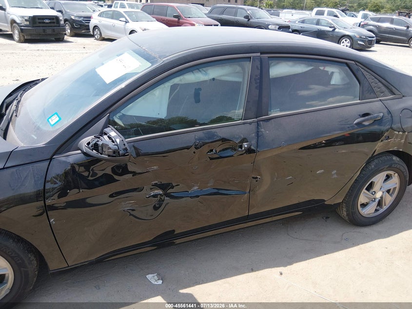 2025 HYUNDAI ELANTRA auction photo 6