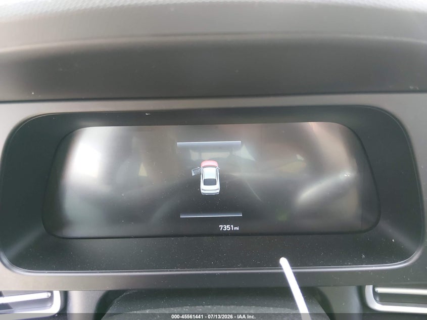 2025 HYUNDAI ELANTRA auction photo 7