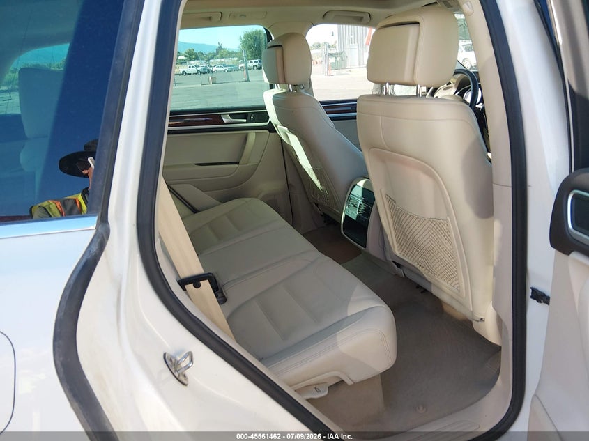 2011 Volkswagen Touareg Vr6 Lux VIN: WVGFF9BP8BD002495 Lot: 45561462