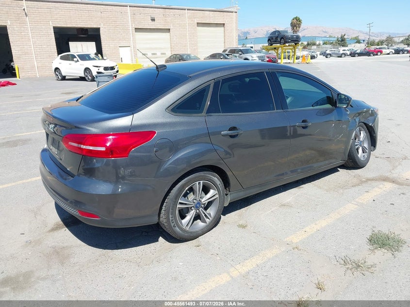 Vin: 1fadp3f21jl288088, lot: 46059822, ford focus se 20184