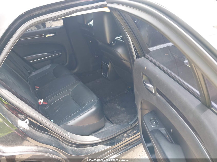 2015 CHRYSLER 300 auction photo 8
