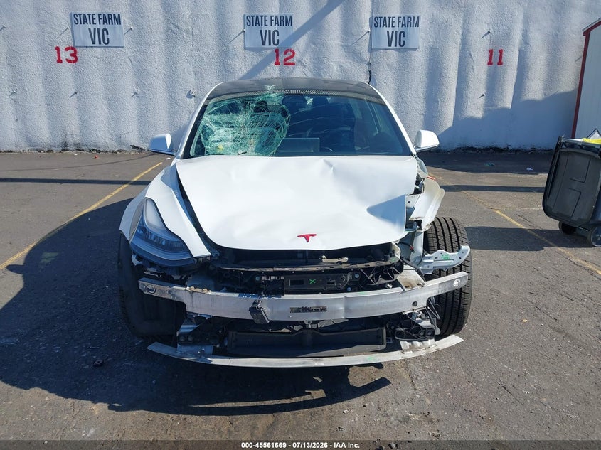 TESLA MODEL 3 - zdjęcie 12
