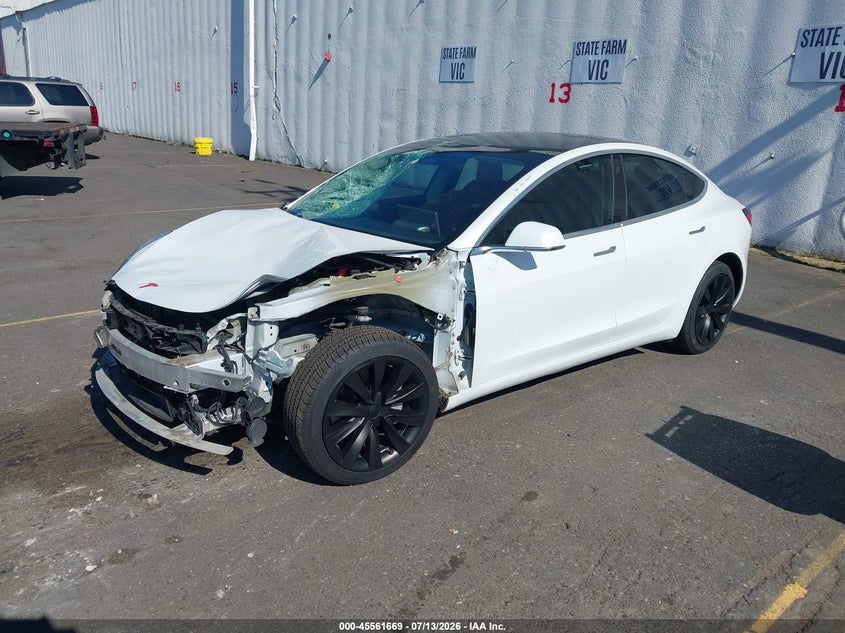 TESLA MODEL 3 - zdjęcie 2