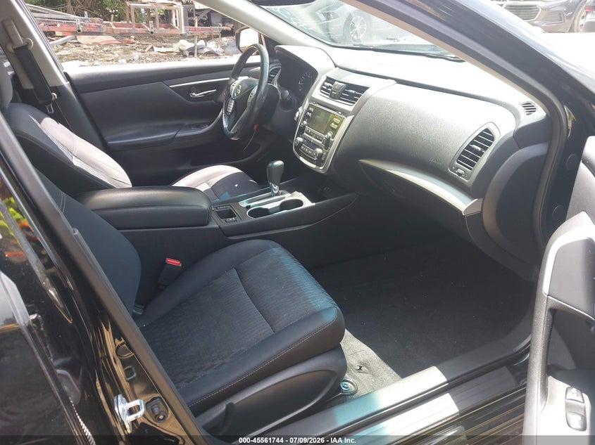 2017 NISSAN ALTIMA auction photo 5