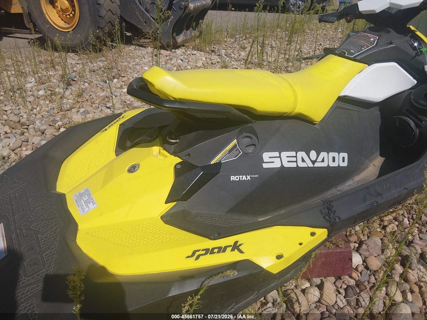 2016 SEADOO PERSONAL WATERCRAFT auction photo 5