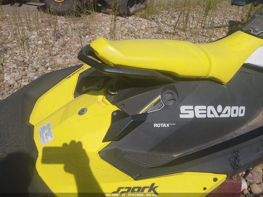 2016 SEADOO PERSONAL WATERCRAFT auction photo 8