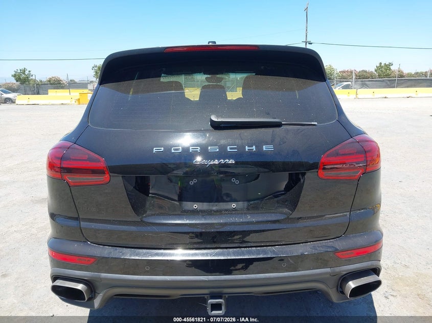 2017 Porsche Cayenne Platinum Edition VIN: WP1AA2A20HKA80606 Lot: 45561821