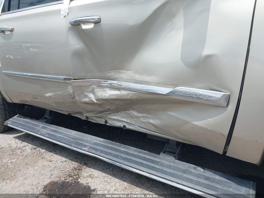 2016 CADILLAC ESCALADE ESV auction photo 6
