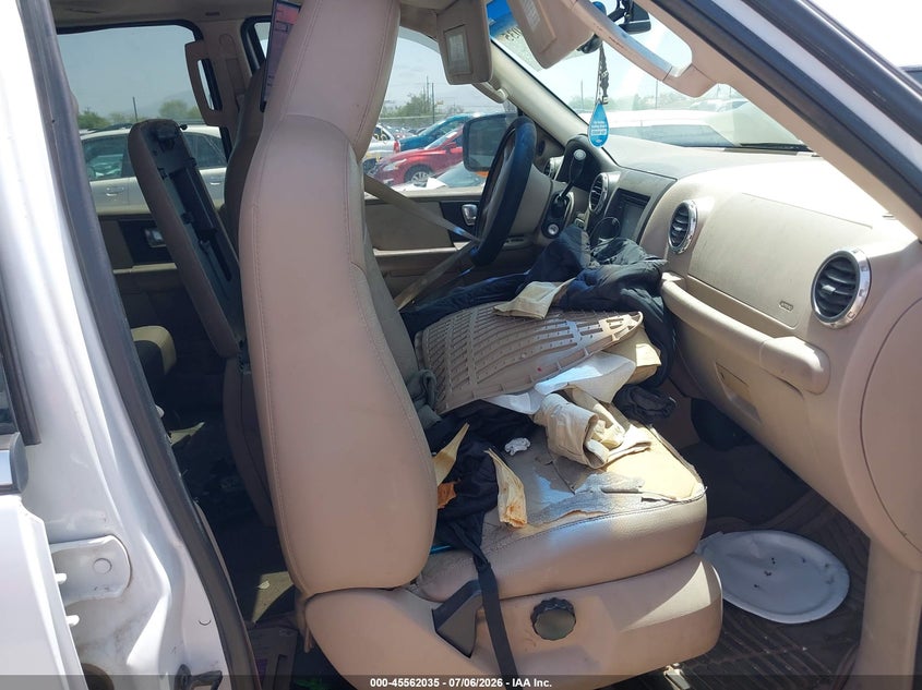 2003 FORD EXPEDITION auction photo 5