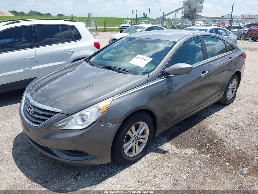 2011 Hyundai Sonata, Normal Wear & Tear, IAAI, VIN 5NPEB4AC6BH232785 — photo 2