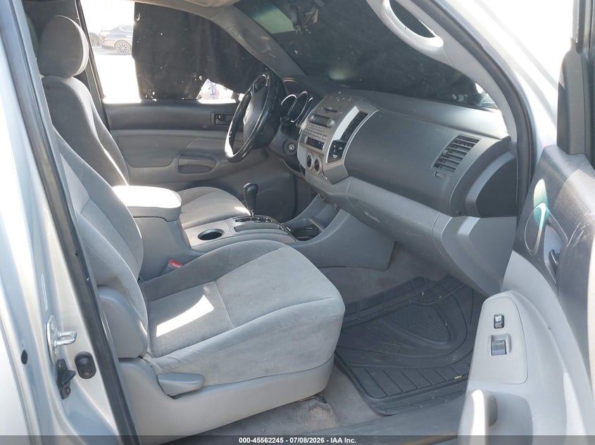 2005 TOYOTA TACOMA auction photo 5