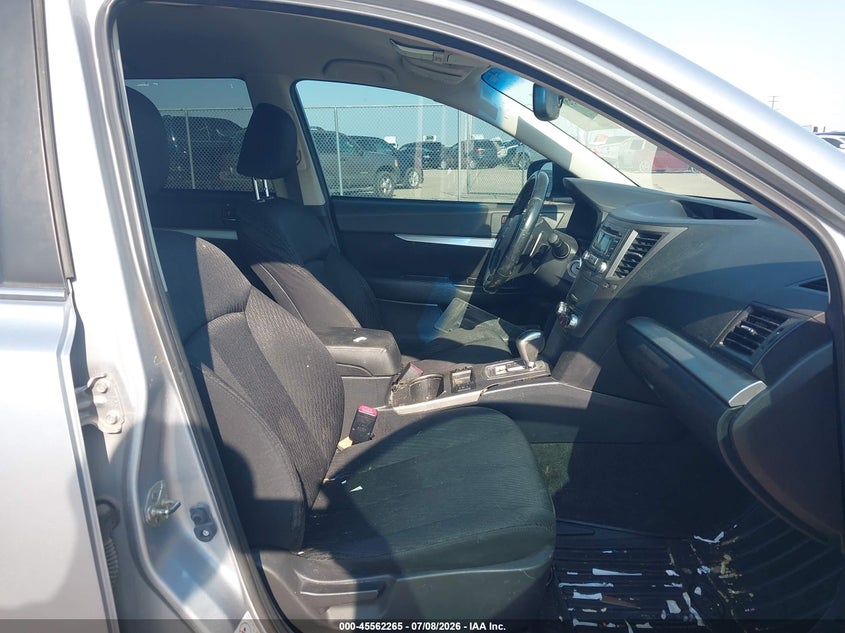 2012 SUBARU OUTBACK auction photo 5