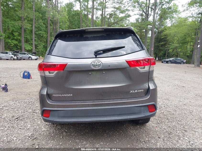 TOYOTA HIGHLANDER - zdjęcie 17