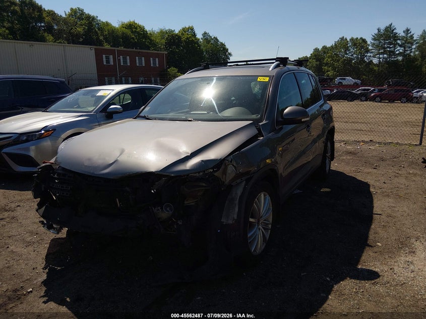 2009 VOLKSWAGEN TIGUAN auction photo 2