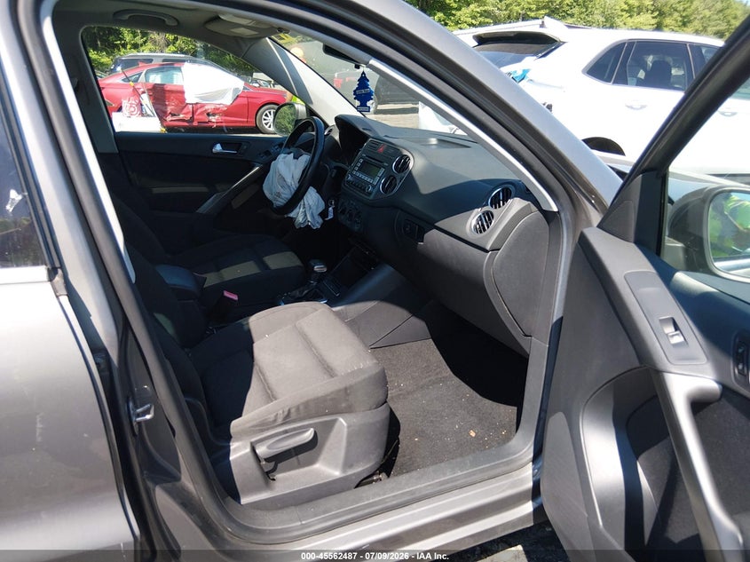 2009 VOLKSWAGEN TIGUAN auction photo 5