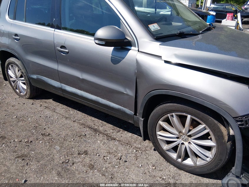2009 VOLKSWAGEN TIGUAN auction photo 6
