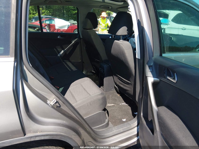 2009 VOLKSWAGEN TIGUAN auction photo 8