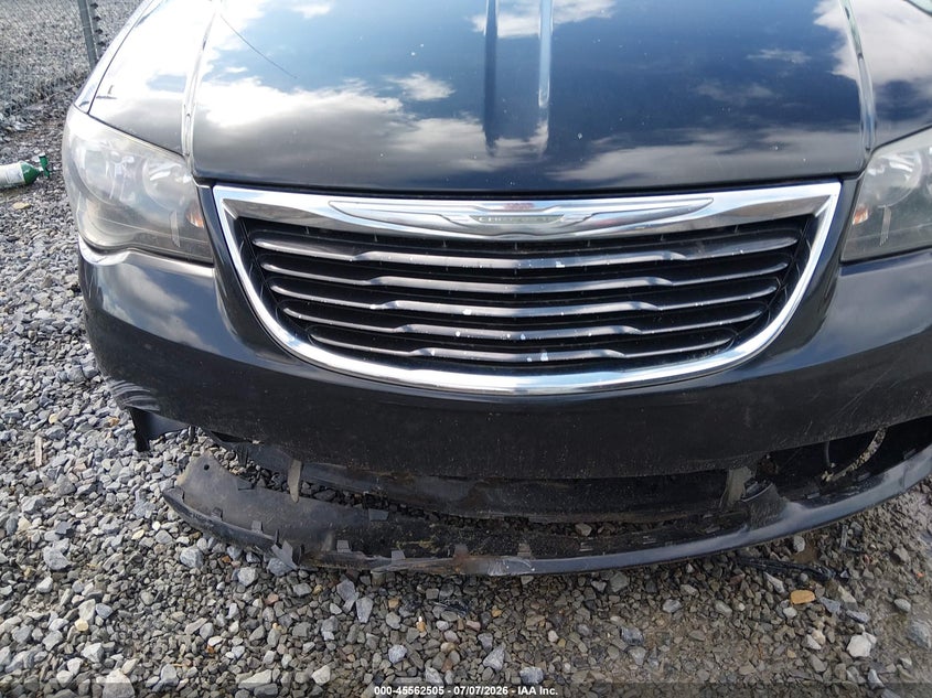 2015 CHRYSLER TOWN & COUNTRY auction photo 6