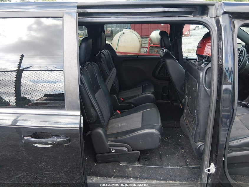2015 CHRYSLER TOWN & COUNTRY auction photo 8