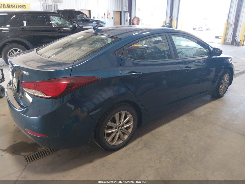 2015 HYUNDAI ELANTRA auction photo 4
