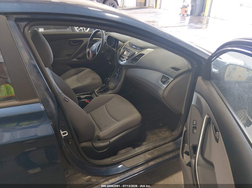 2015 HYUNDAI ELANTRA auction photo 5