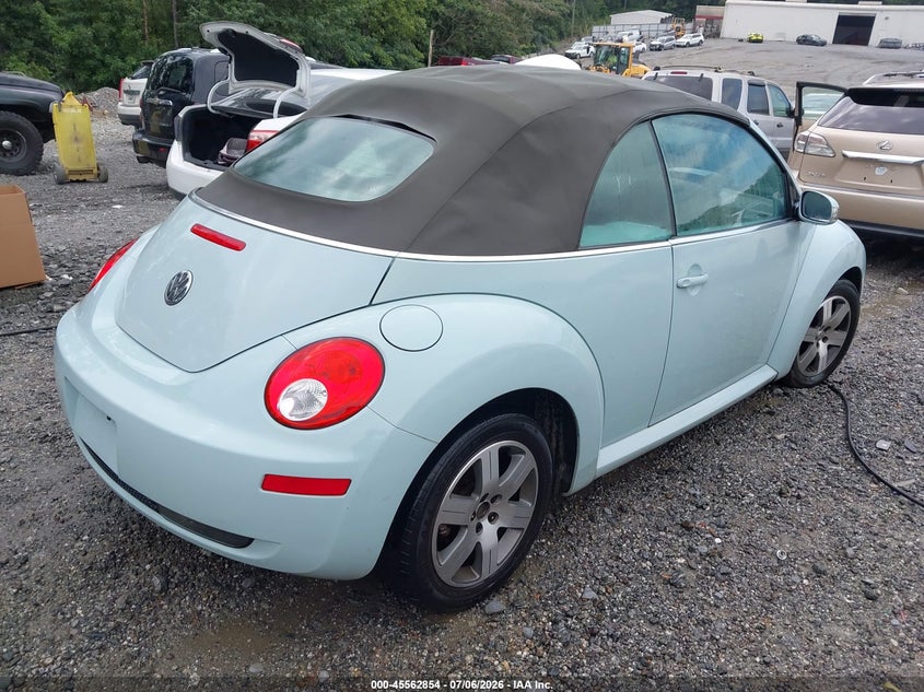 2006 VOLKSWAGEN NEW BEETLE auction photo 4