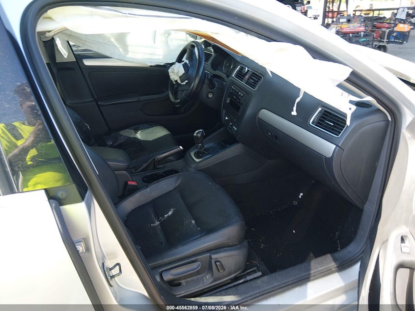 2013 VOLKSWAGEN JETTA auction photo 5