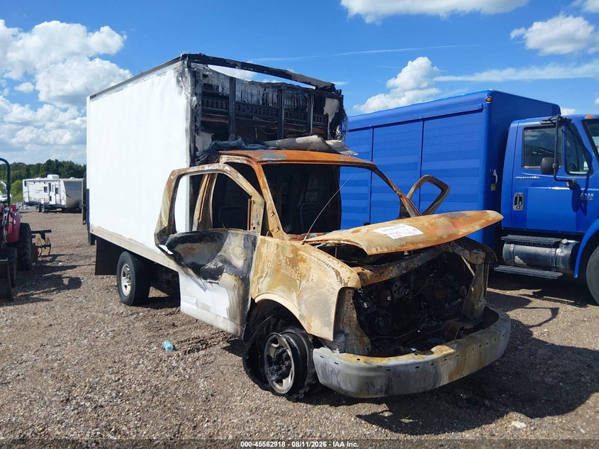 2018 Chevrolet Express, Полностью сгорел, IAAI, VIN 1GB0GRFPXJ1303940 — фото 2