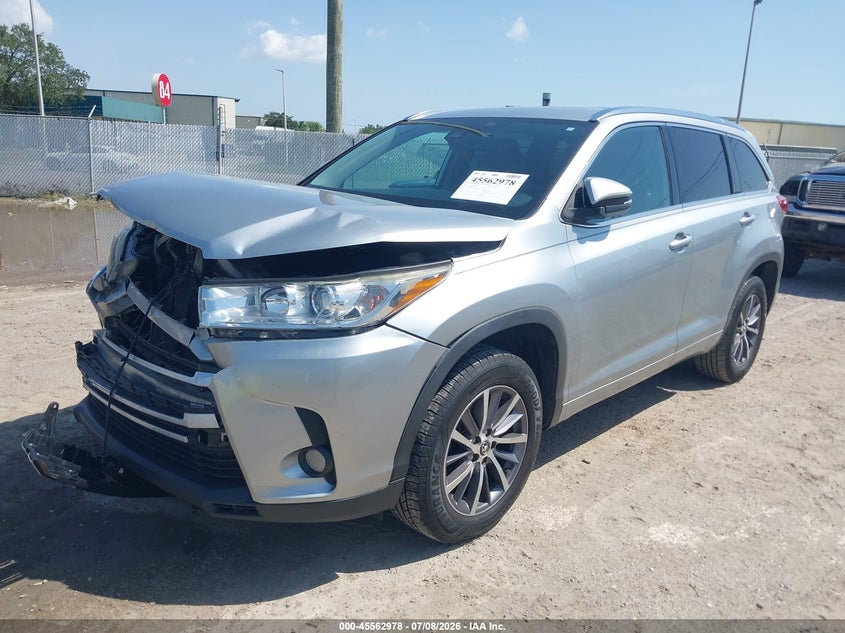 2018 Toyota Highlander, Удар спереди, IAAI, VIN 5TDKZRFH2JS287307 — фото 2