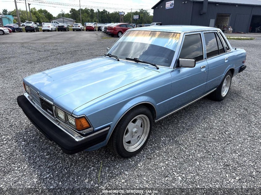 1982 TOYOTA CRESSIDA auction photo 2