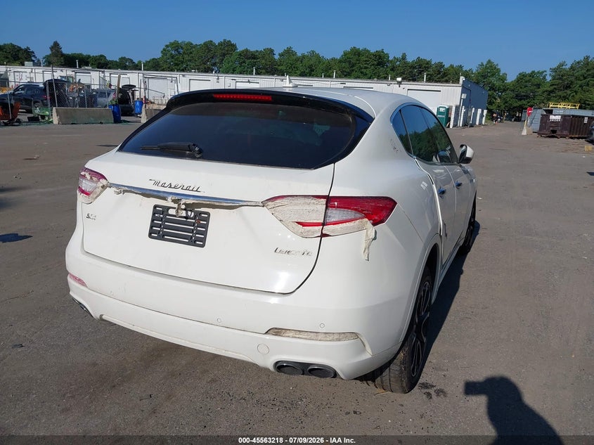 2020 MASERATI LEVANTE auction photo 4
