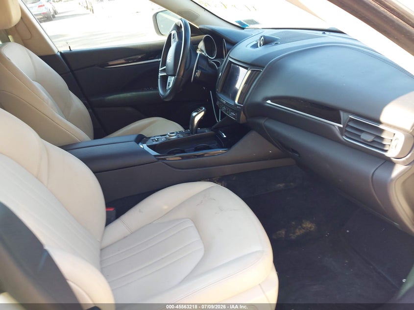 2020 MASERATI LEVANTE auction photo 5