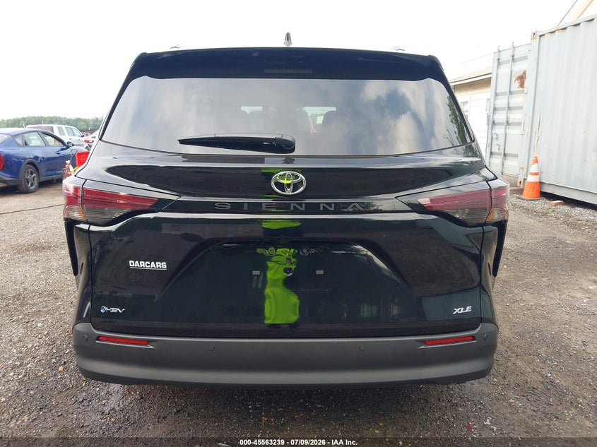 TOYOTA SIENNA - zdjęcie 16